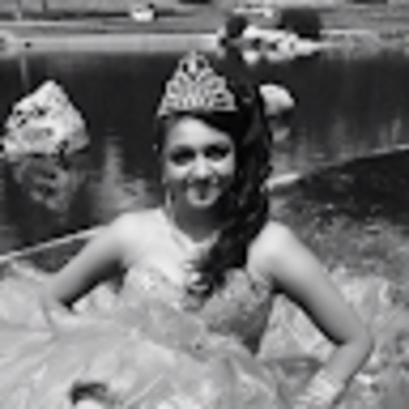 Meet your Posher, Cindy - Picture 1 of 1